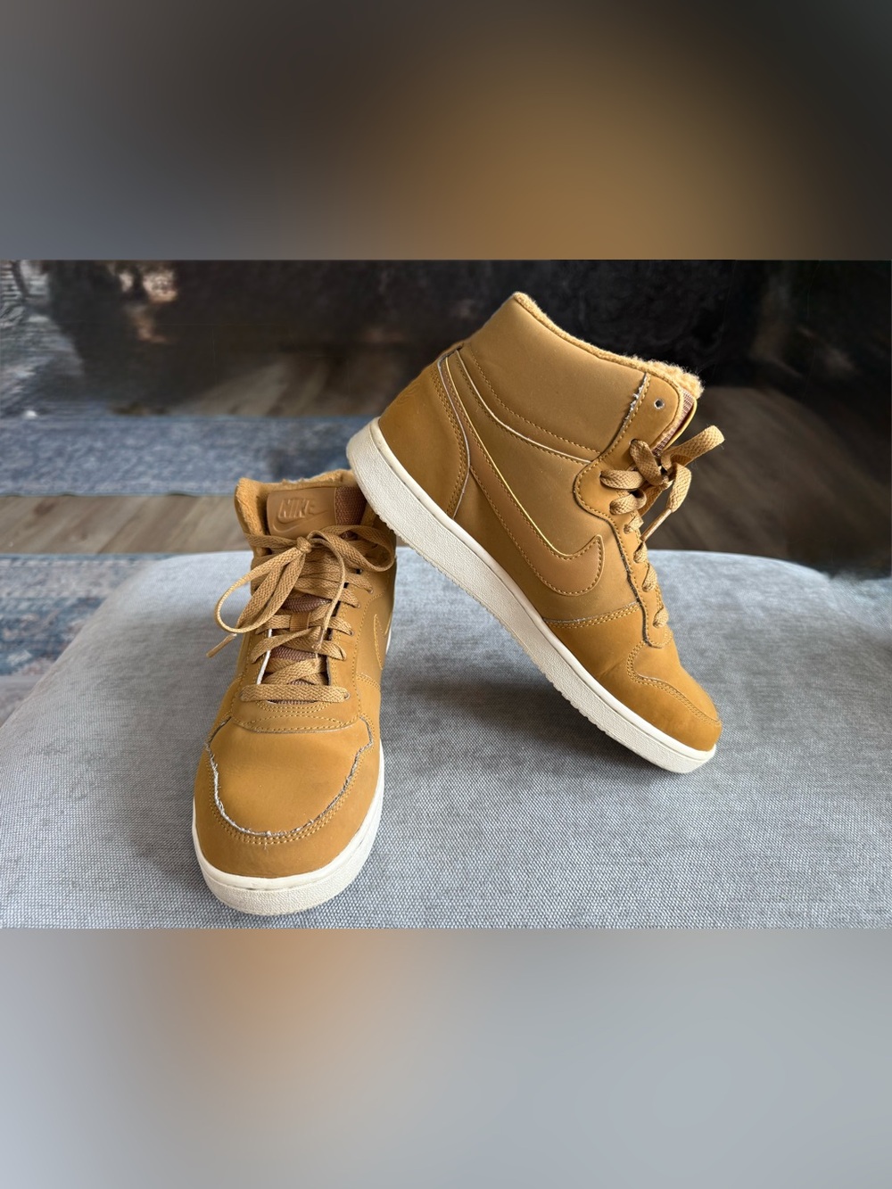 Nike Ebernon Mid SE ‘Wheat’ Women’s size 9